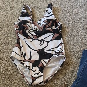 Lands End Size XS 2 4 Chic Floral One-Piece Swimsuit New With Tags